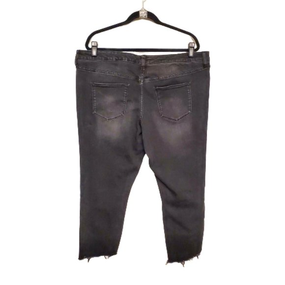 Universal Thread Women's Plus Size Mid-Rise Skinny Jeans. Size 18/34R - Picture 3 of 5